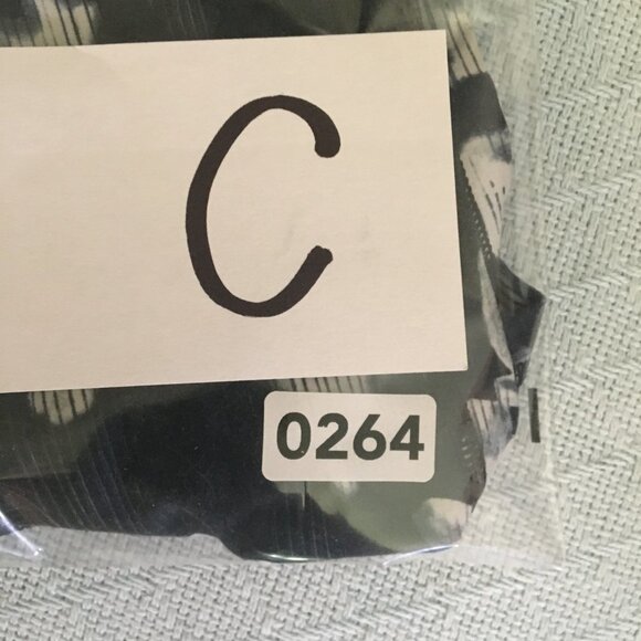 Old Navy Active Go-Dry Fitted Shorts Medium - Picture 6 of 6